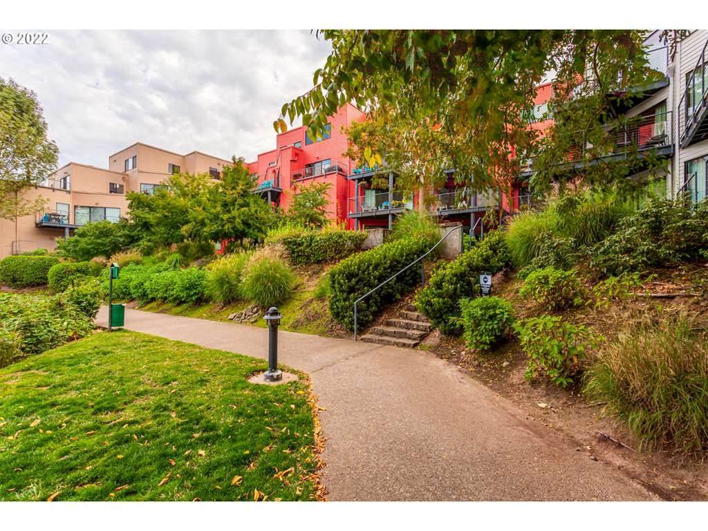 730 Naito Pkwy - Photo 1