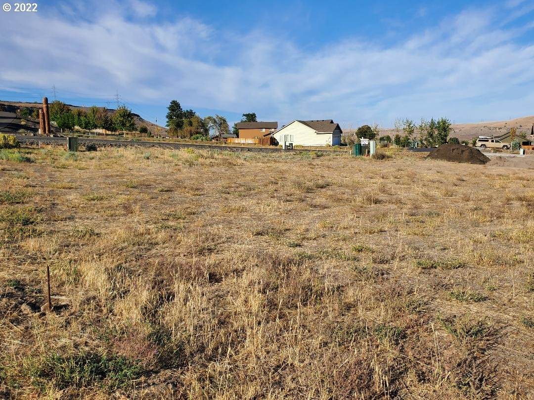 1517 Fish Tail Rd - Photo 1
