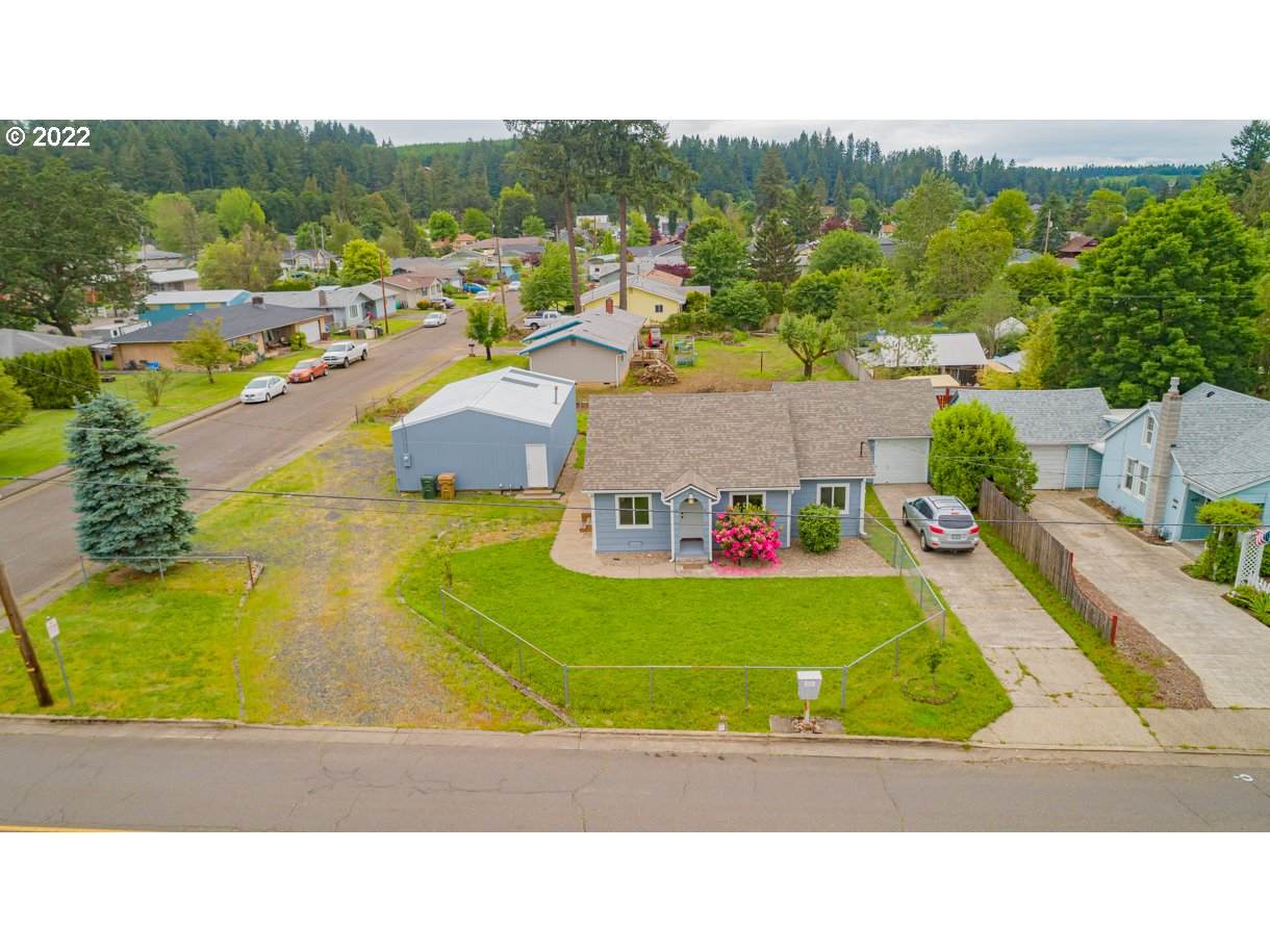 438 10TH Ave - Photo 1
