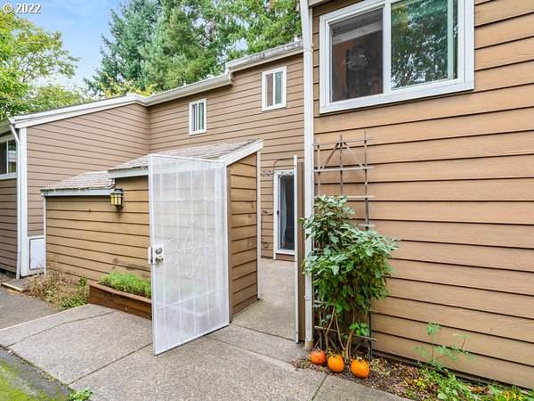 1612 Village Park Pl - Photo 1