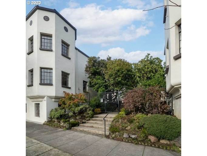 2325 Flanders St - Photo 1