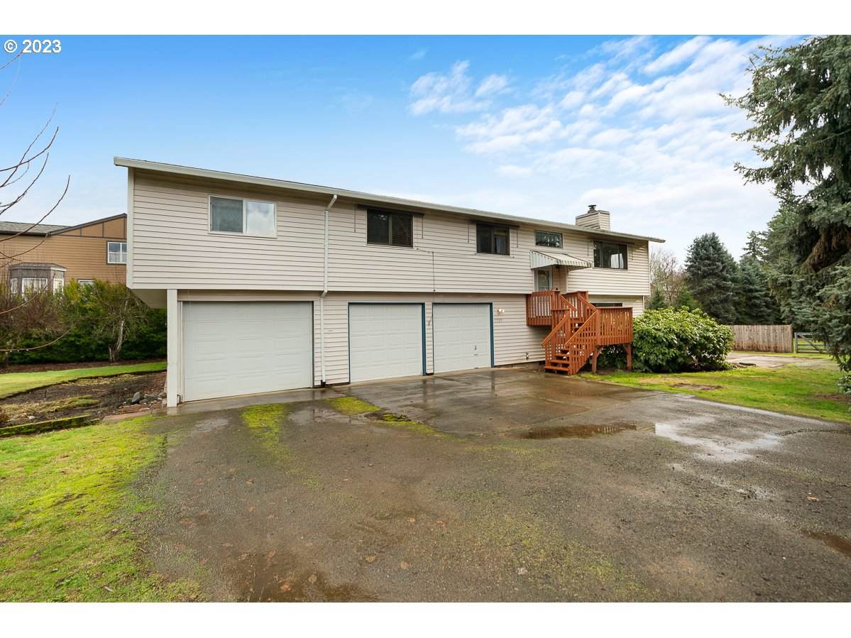 7520 Quatama St - Photo 1