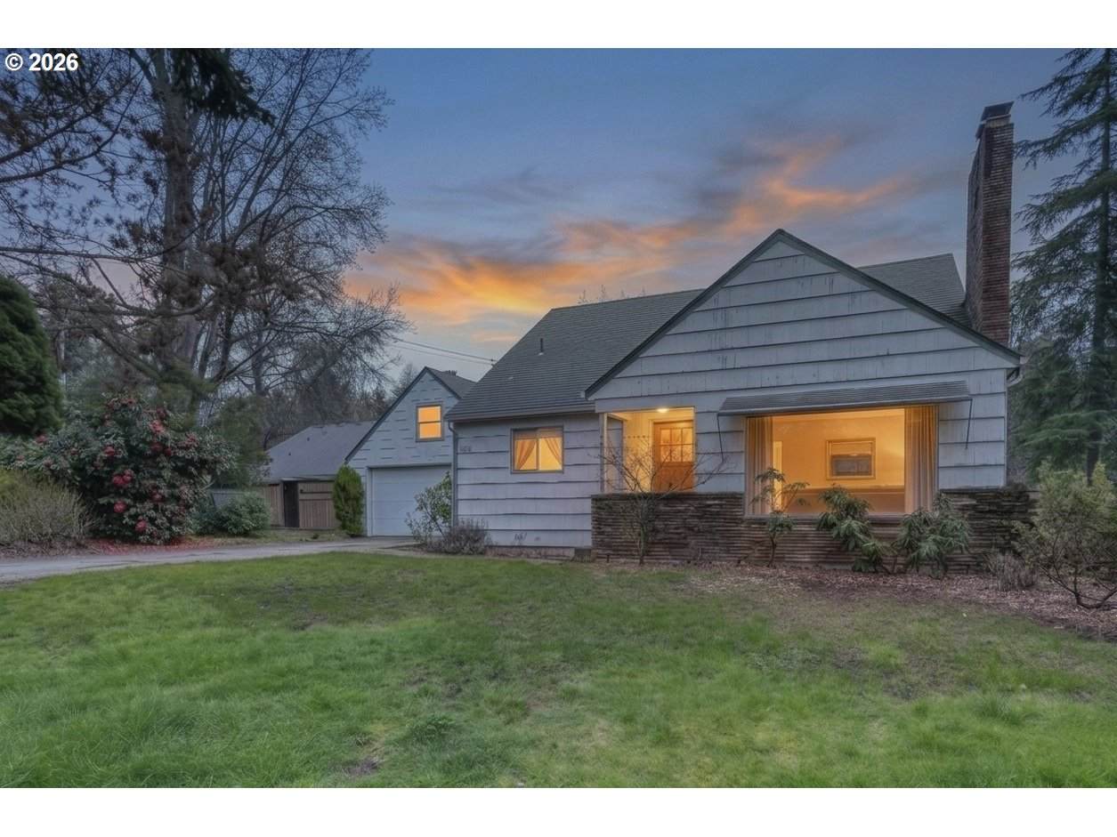 https://bt-photos.global.ssl.fastly.net/portland/orig_boomver_1_237615201-2.jpg
