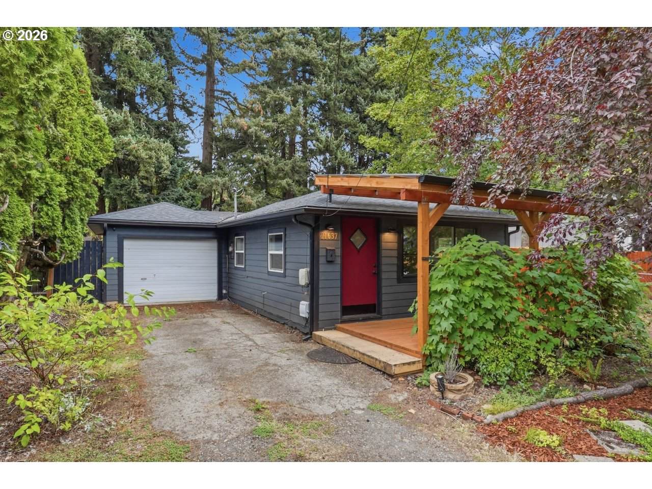 21637 Ash St - Photo 1