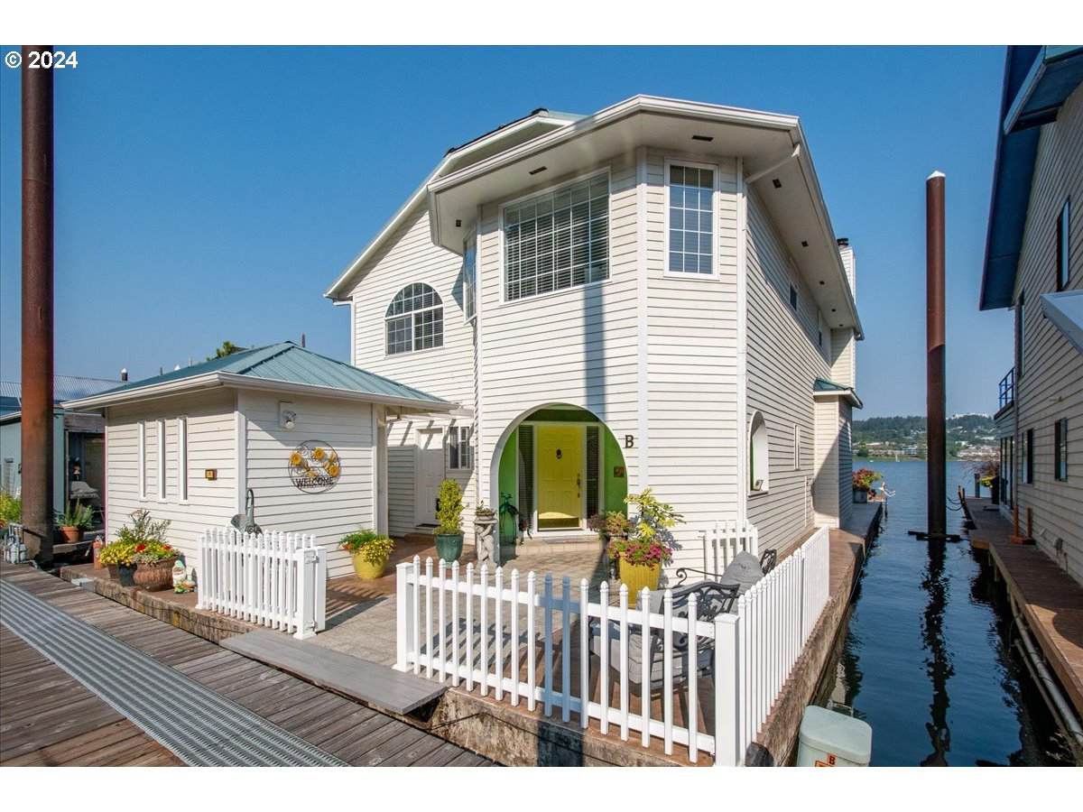 6901 Oaks Park Way - Photo 1