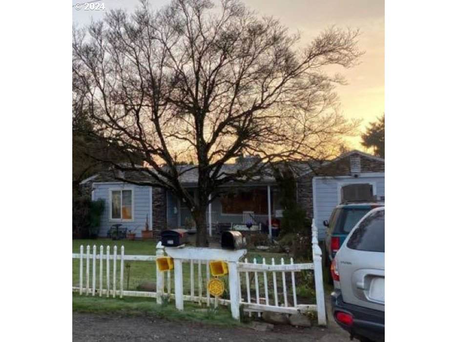 1042 1048 151ST Ave - Photo 1