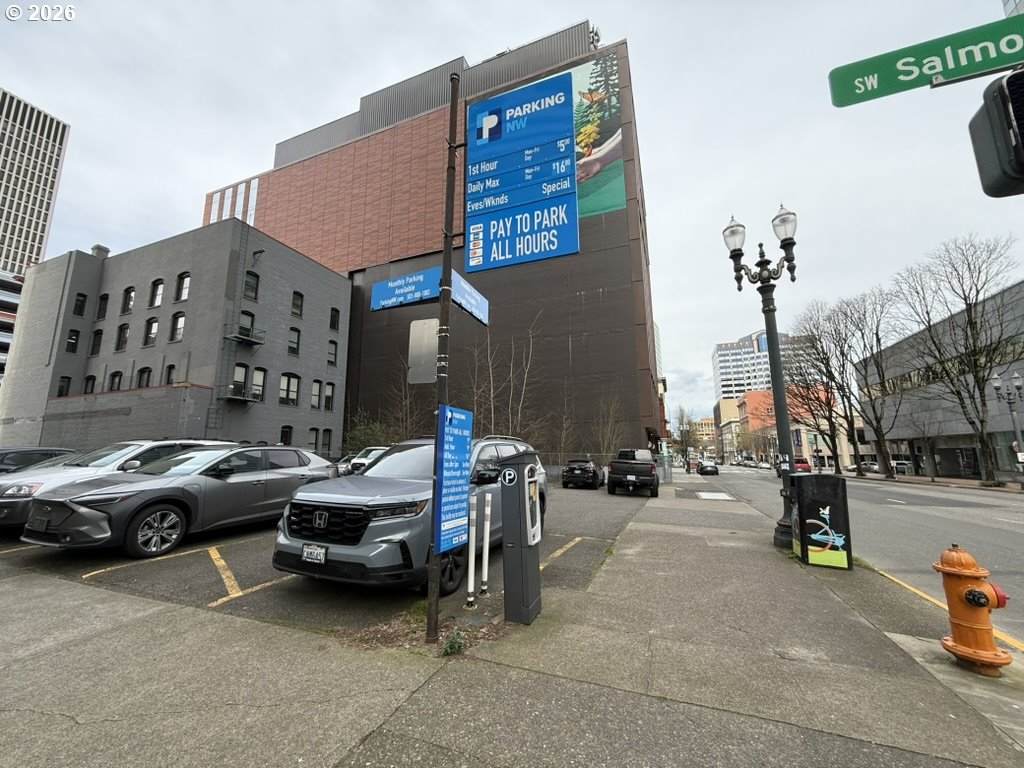 https://bt-photos.global.ssl.fastly.net/portland/1280_boomver_1_258454436-2.jpg