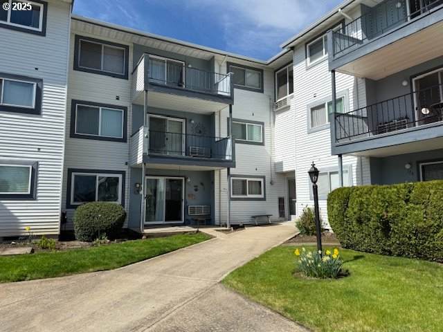 950 Evergreen Rd - Photo 1