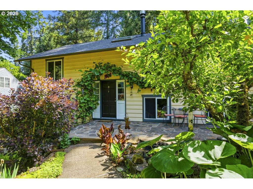 18978 Arrowwood Ave - Photo 1
