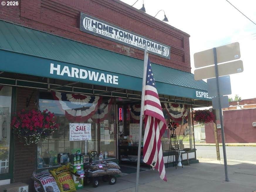 206 Main St - Photo 1