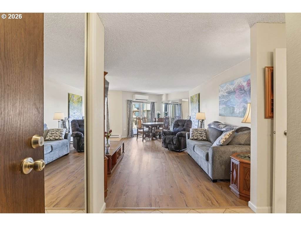 https://bt-photos.global.ssl.fastly.net/portland/orig_boomver_1_275892881-2.jpg