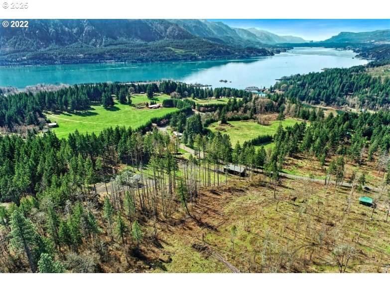  Kelly-Henke Rd - Photo 1