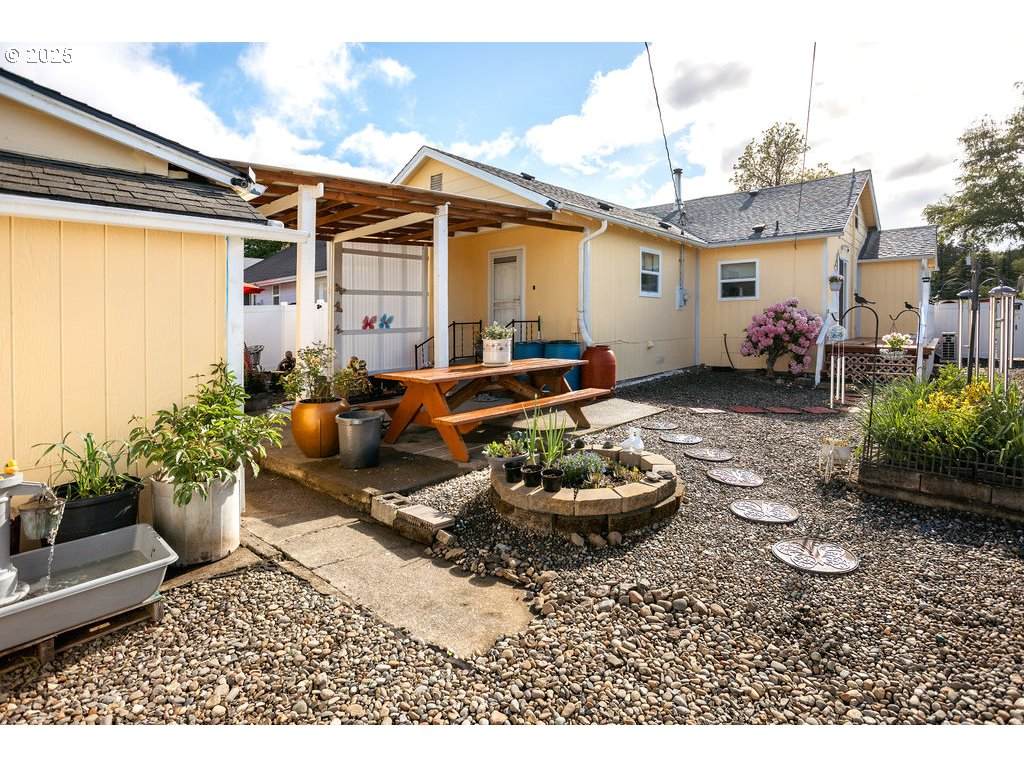 https://bt-photos.global.ssl.fastly.net/portland/orig_boomver_1_286993567-2.jpg
