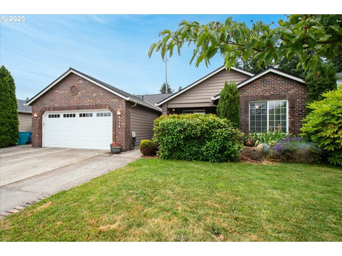 8116 163RD Ave - Photo 1