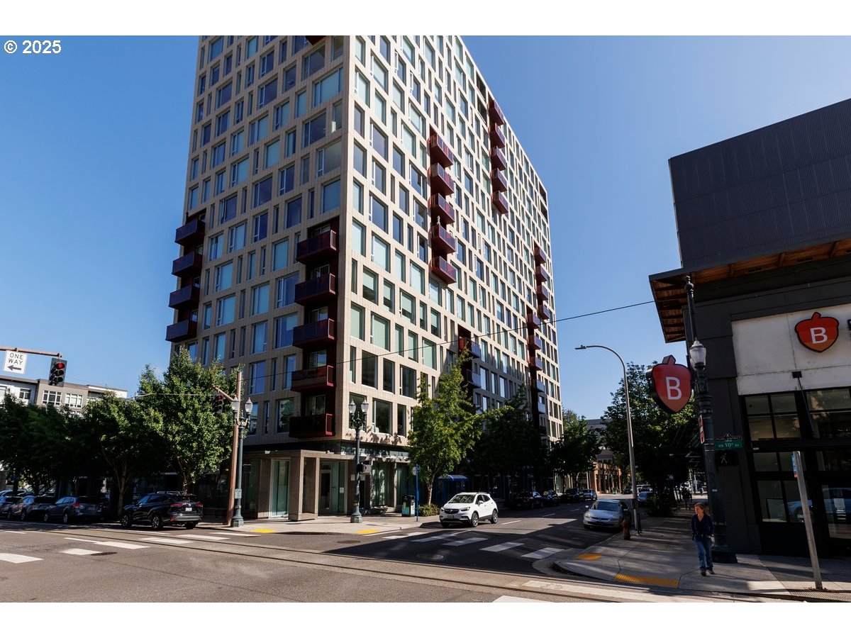 937 Glisan St - Photo 1