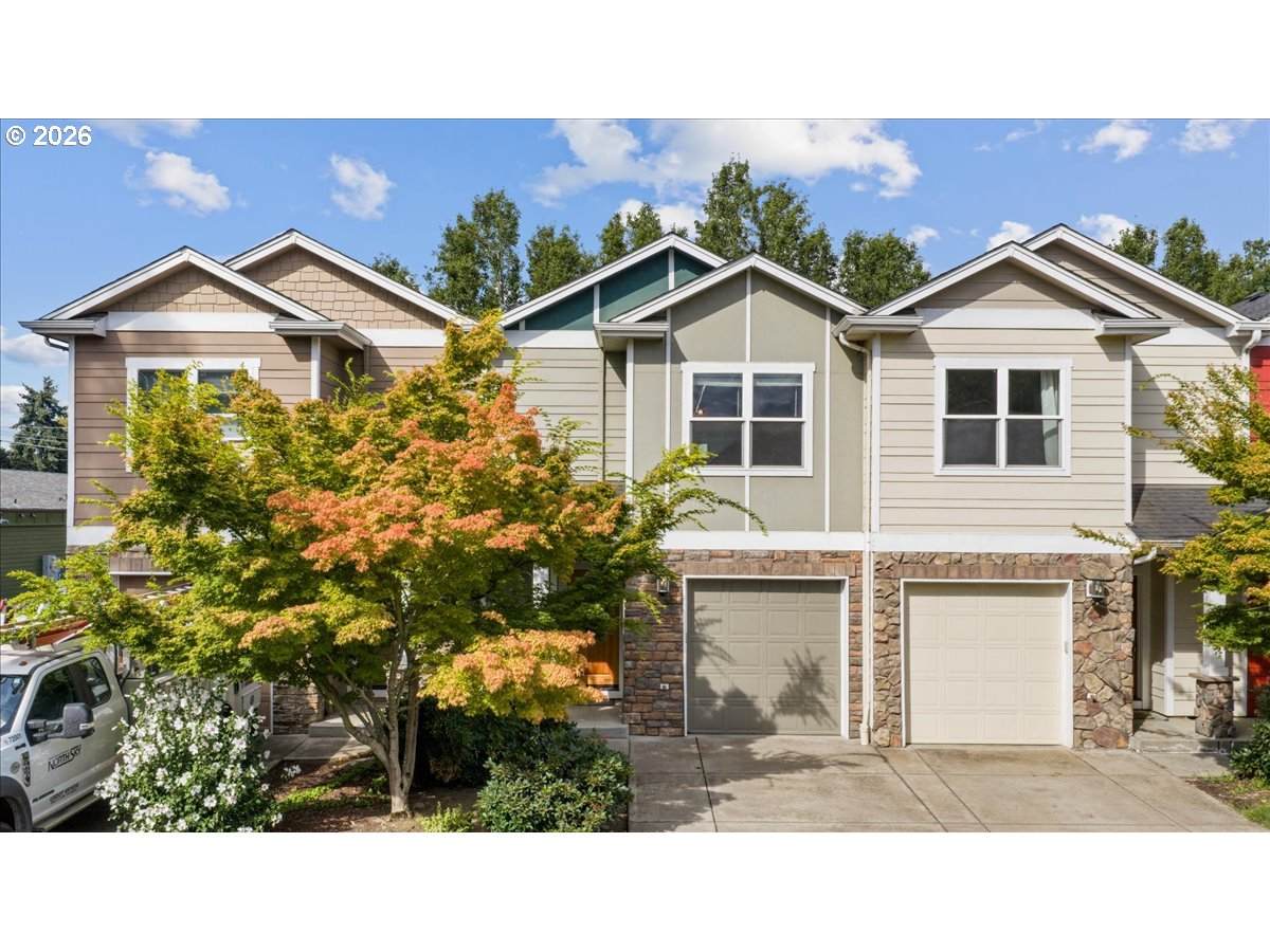 211 Silver St - Photo 1
