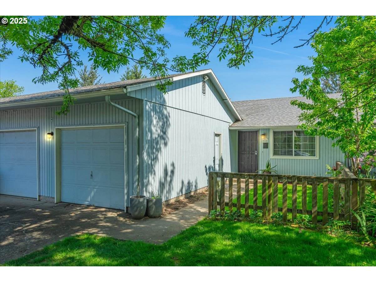 3807 Juneau St - Photo 1