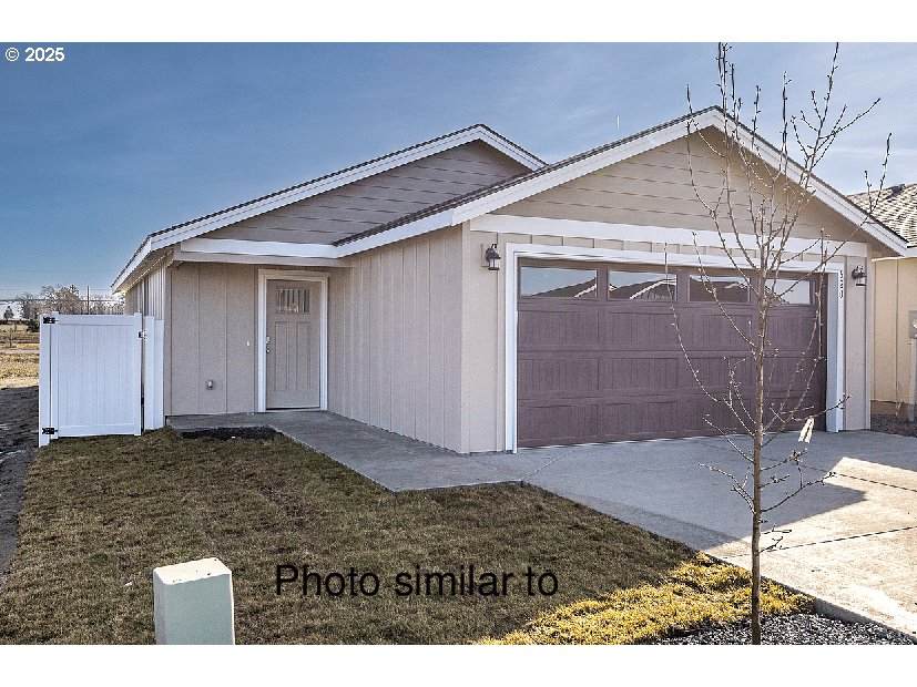 975 Tinley St - Photo 1