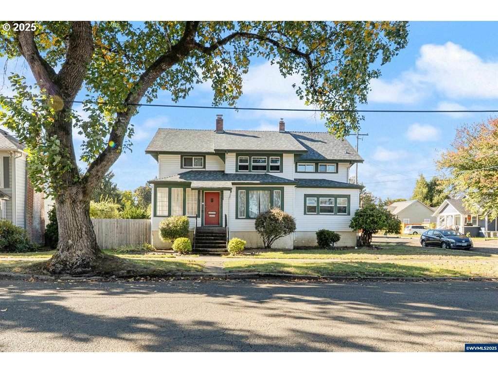 1111 Levens St - Photo 1