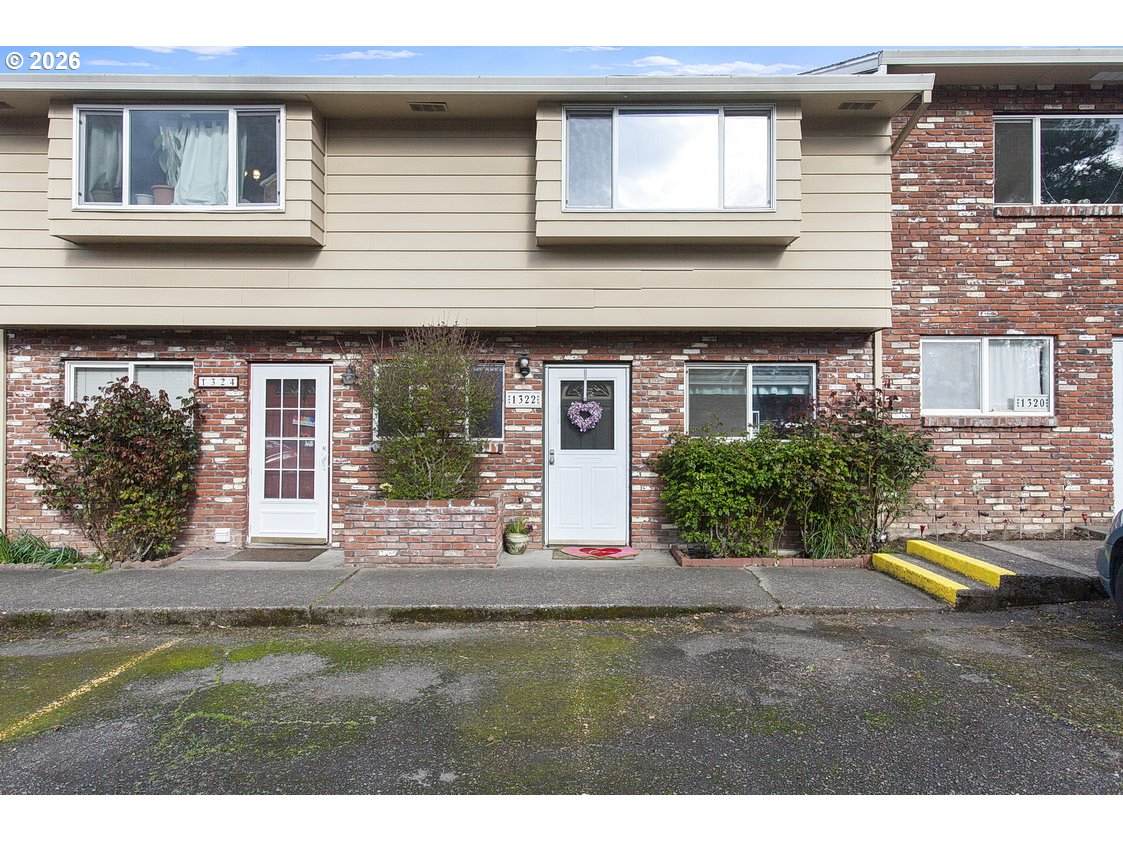 1322 Hogan Dr - Photo 1