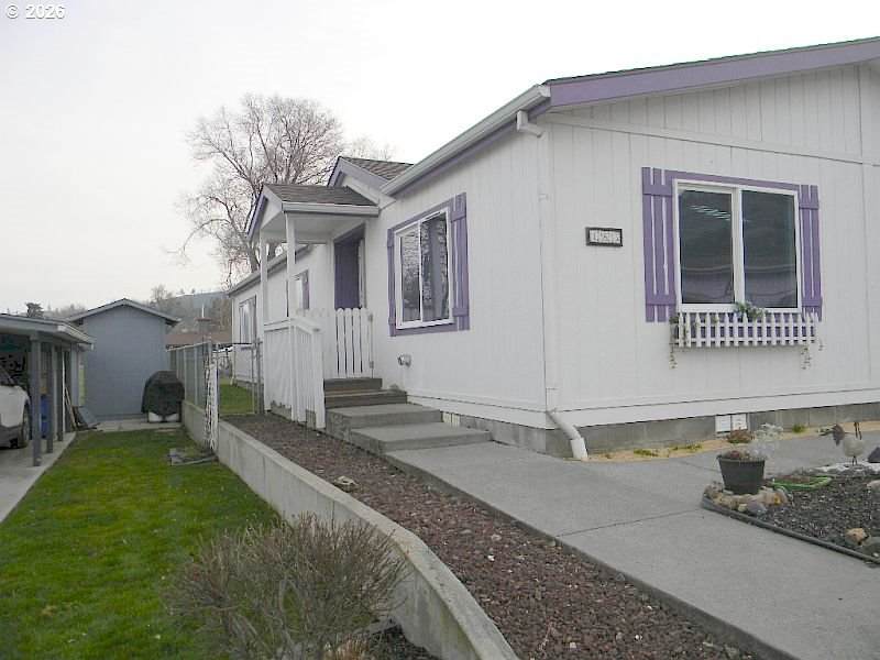 950 Pomona St - Photo 1