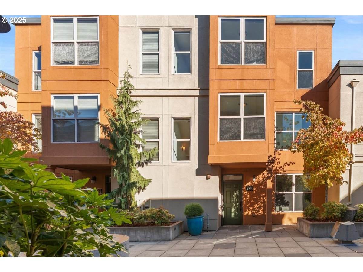 6273 Carillion Dr - Photo 1