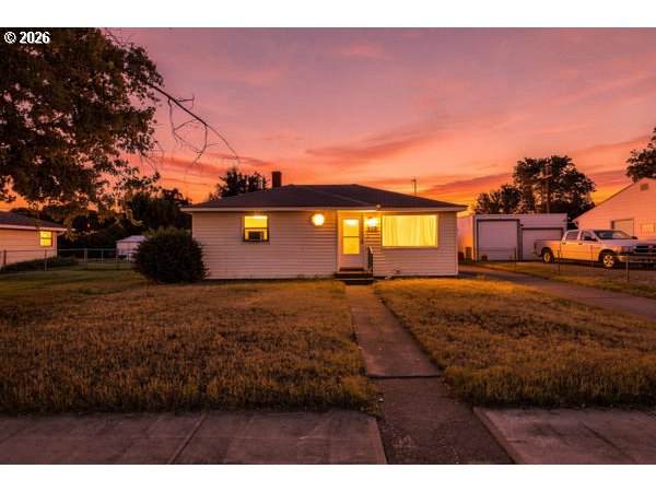 820 Tamarack Ave - Photo 1