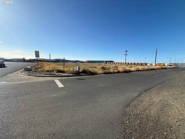  Kelli Blvd - Photo 1