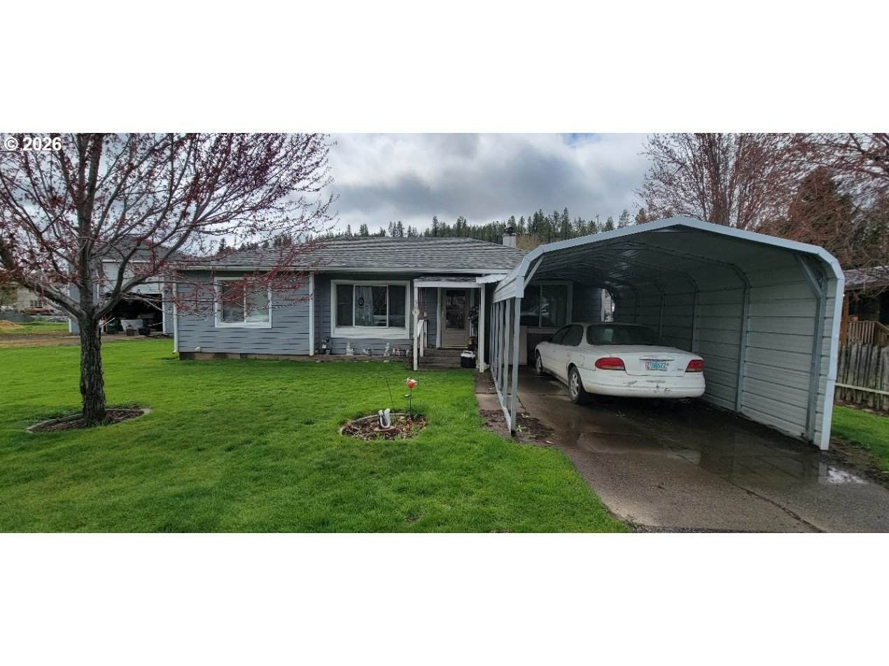 306 Donald St - Photo 1