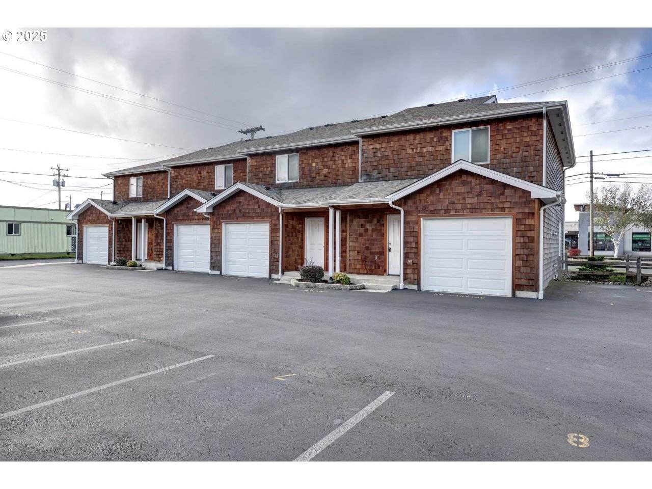 720 740 Avenue G - Photo 1