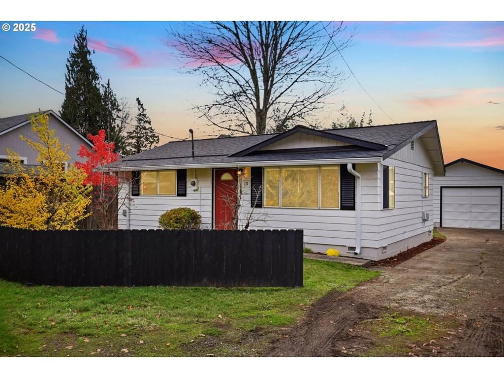 117 9TH Ave - Photo 1