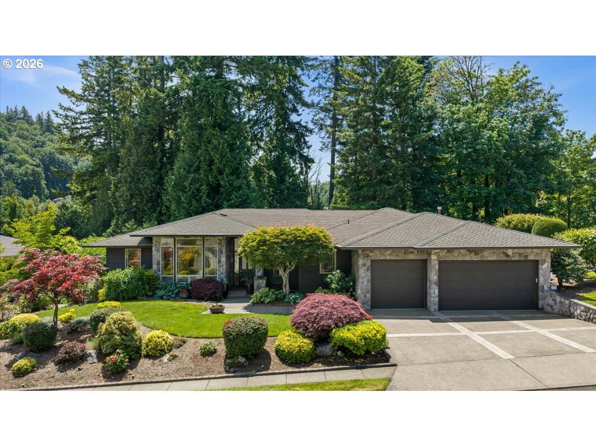 260 Avondale Way - Photo 1