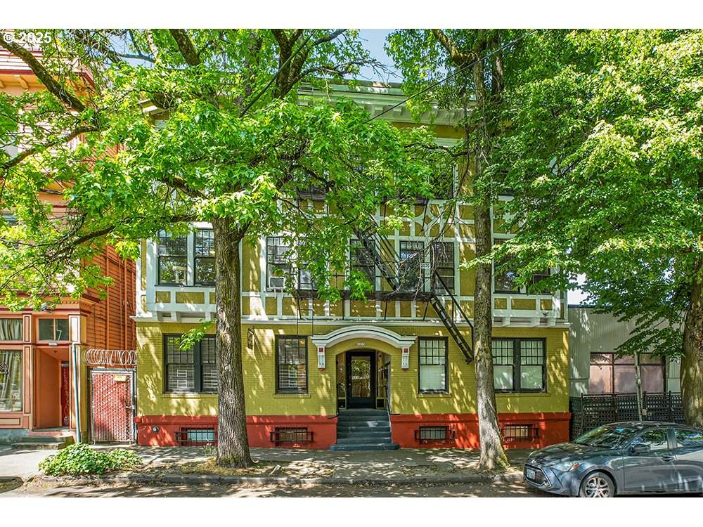 1215 21ST Ave - Photo 1