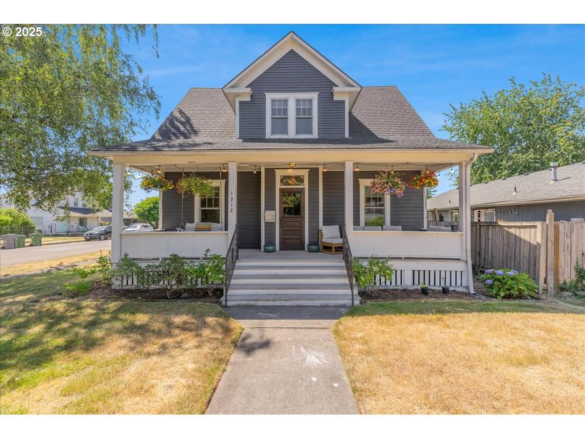 1212 6TH St - Photo 1