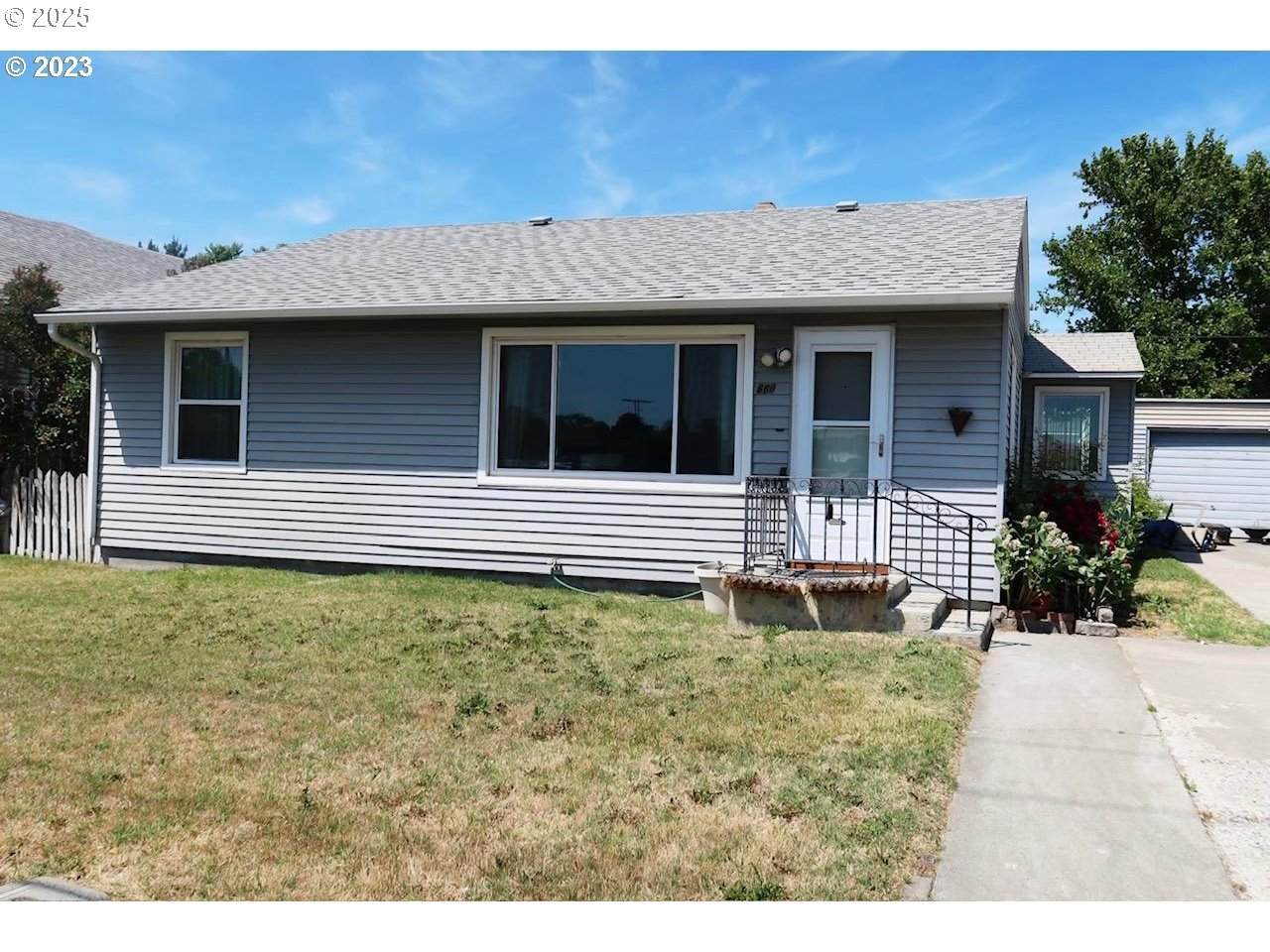 660 Orchard Ave - Photo 1