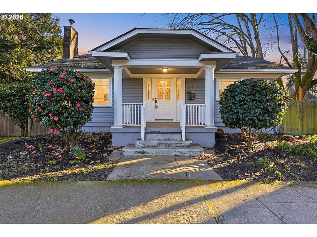 996 8TH Ave - Photo 1