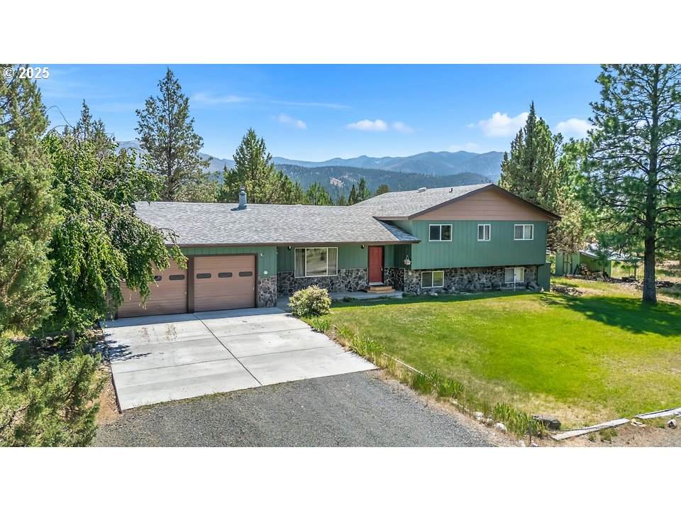27575 Pine Creek Rd - Photo 1