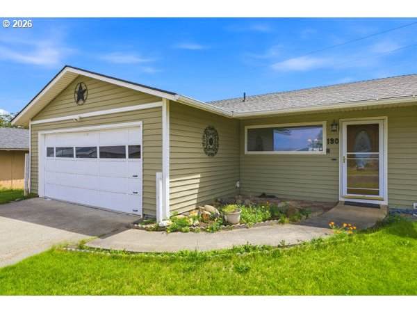 190 Tyler Ave - Photo 1