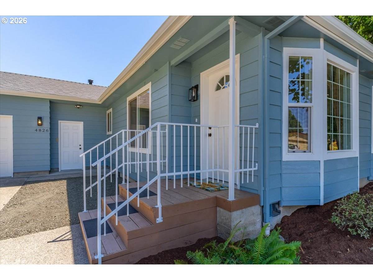 https://bt-photos.global.ssl.fastly.net/portland/orig_boomver_1_437136281-2.jpg