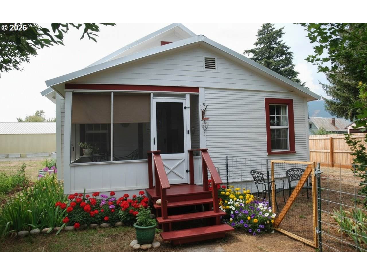 115 Bell St - Photo 1