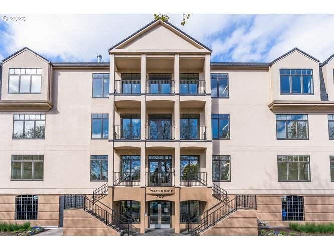 707 Hayden Island Dr - Photo 1