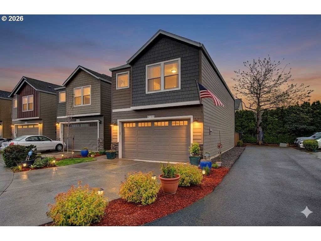 https://bt-photos.global.ssl.fastly.net/portland/orig_boomver_1_450429351-2.jpg
