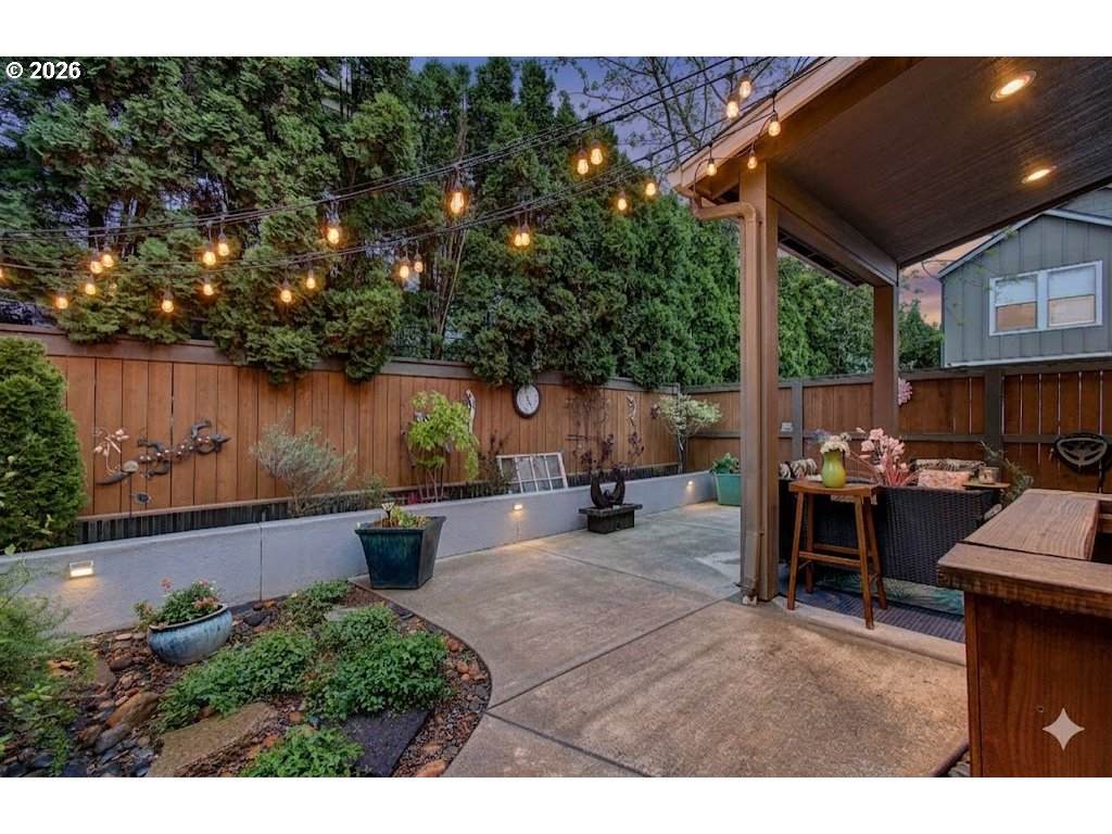 https://bt-photos.global.ssl.fastly.net/portland/orig_boomver_1_450429351-2.jpg