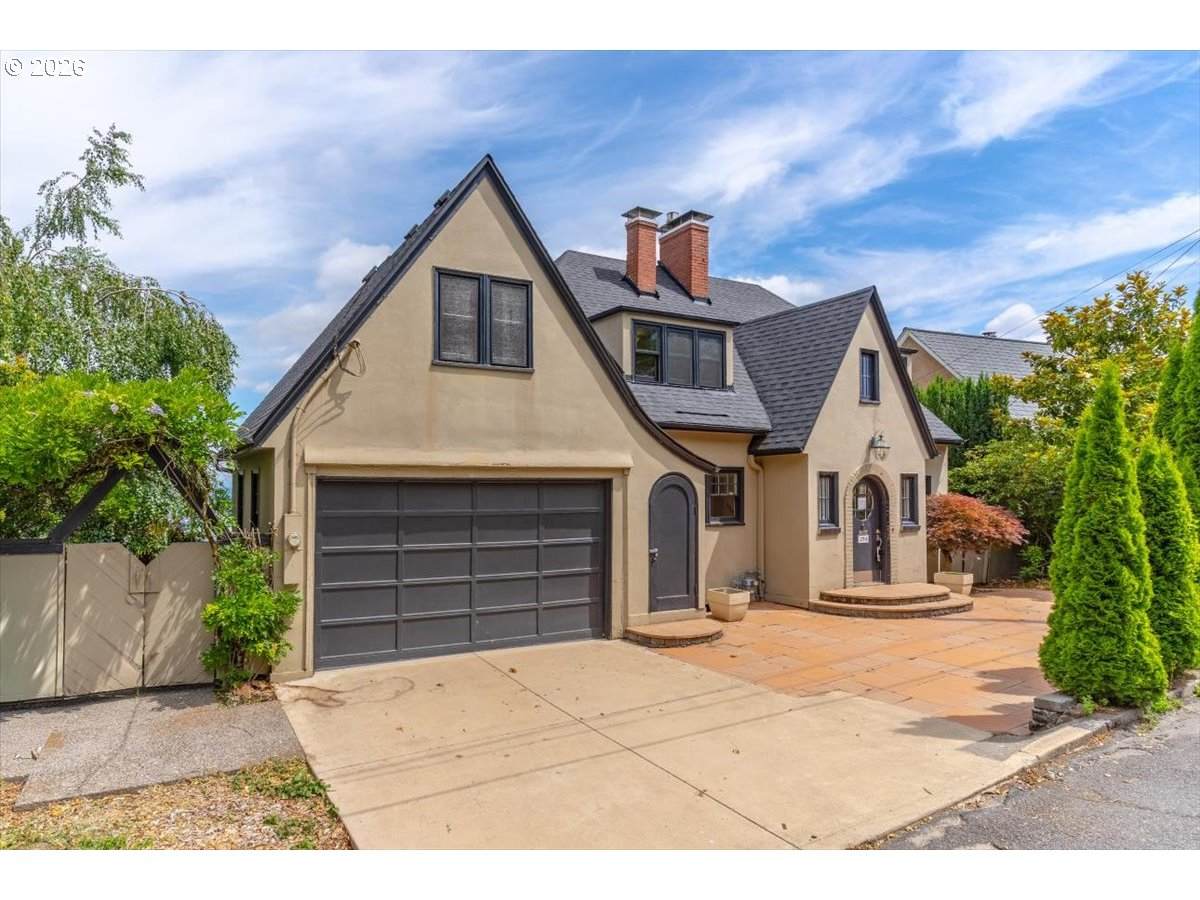 294 Macleay Blvd - Photo 1