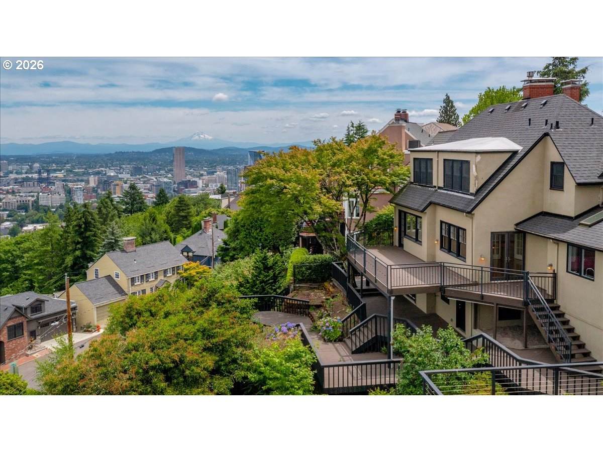 https://bt-photos.global.ssl.fastly.net/portland/orig_boomver_1_460014808-2.jpg