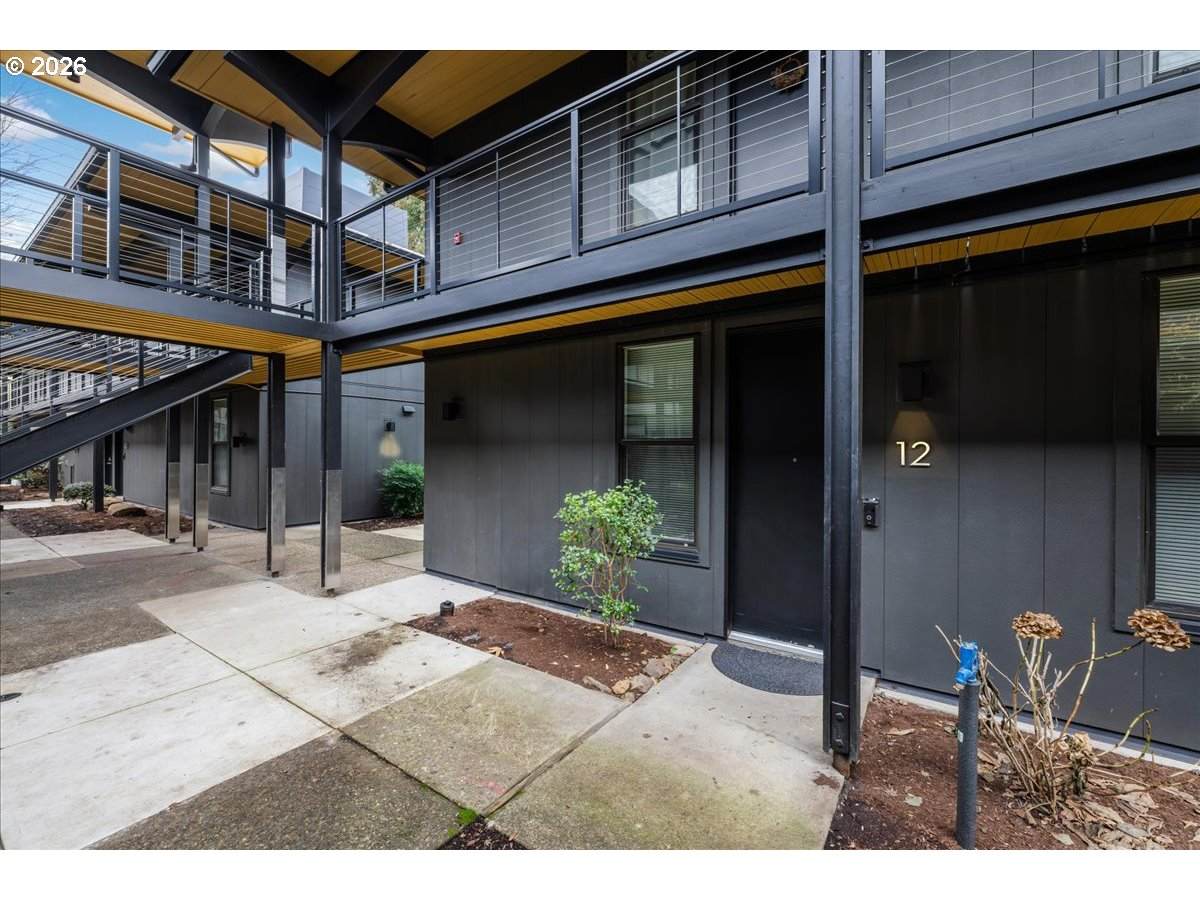 https://bt-photos.global.ssl.fastly.net/portland/orig_boomver_1_467498274-2.jpg
