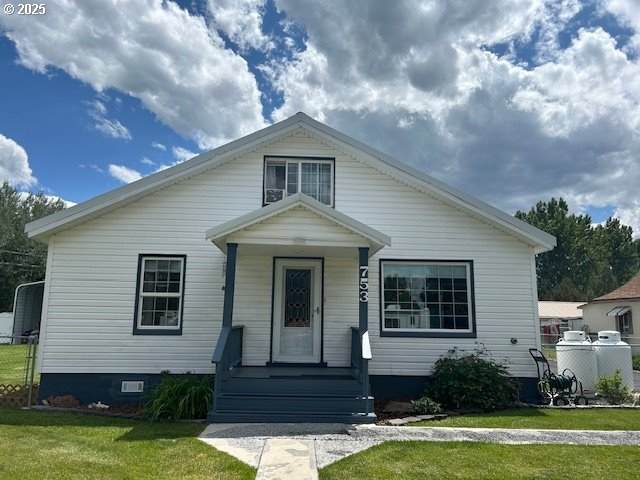 753 Riverside Dr - Photo 1