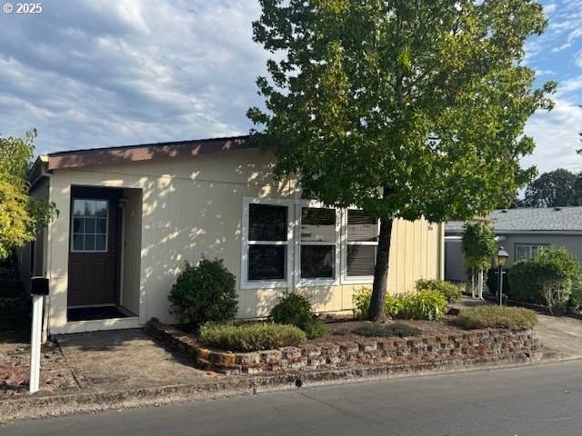 100 195TH Ave - Photo 1