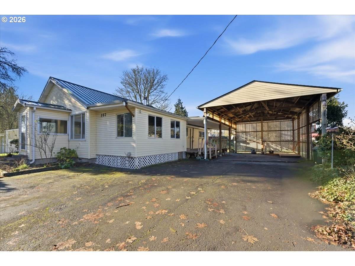 357 9TH St - Photo 1