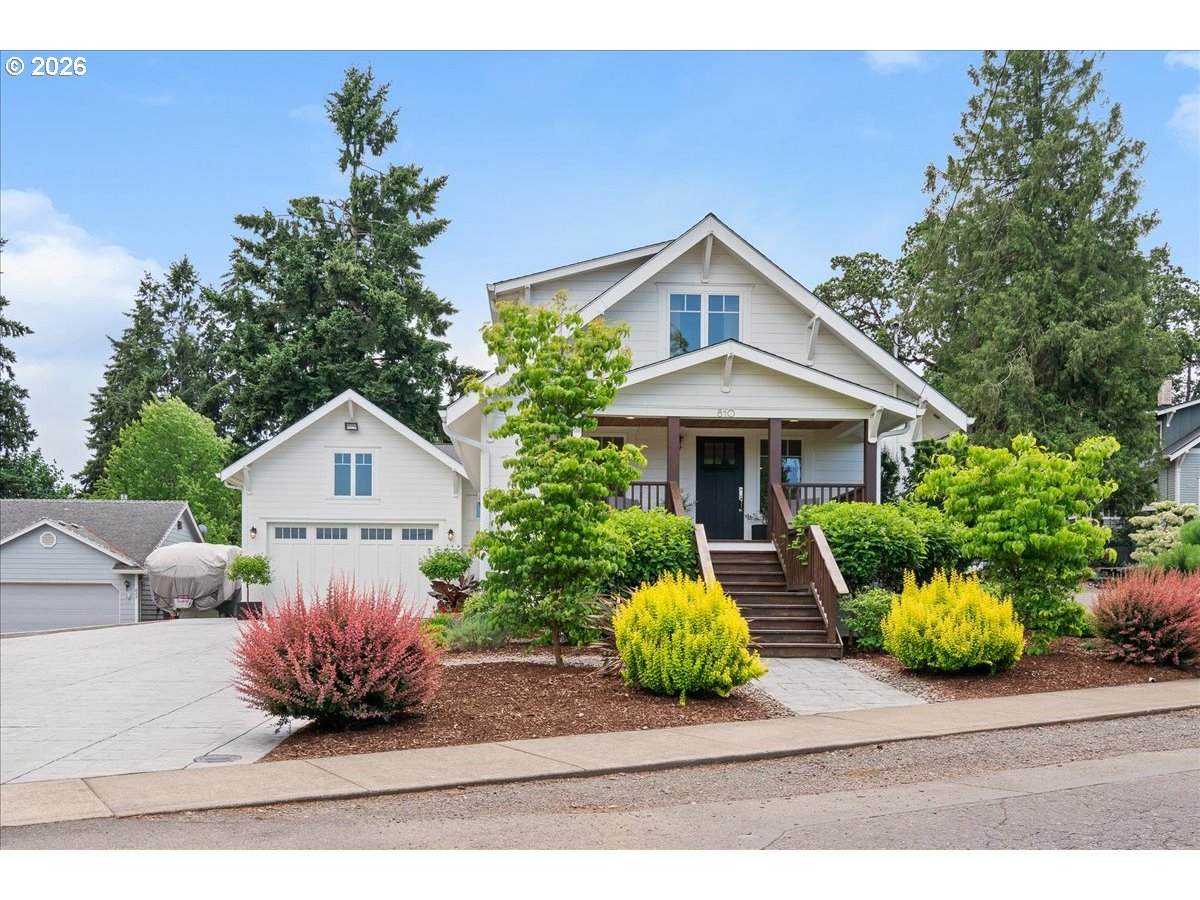 810 Chadwick St - Photo 1